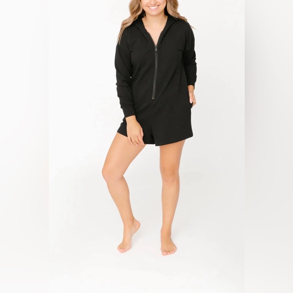 Smash & Tess Malibu romper - size M - new with tags